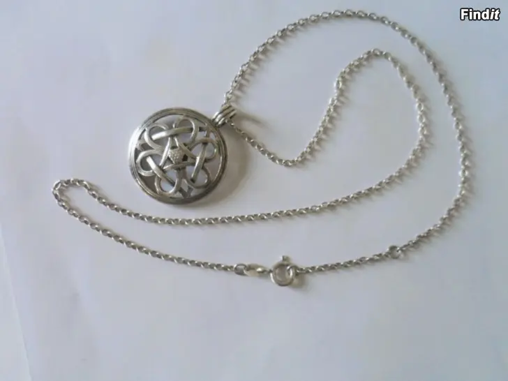 Myydään Kalevala Helsinki riipus Hopea