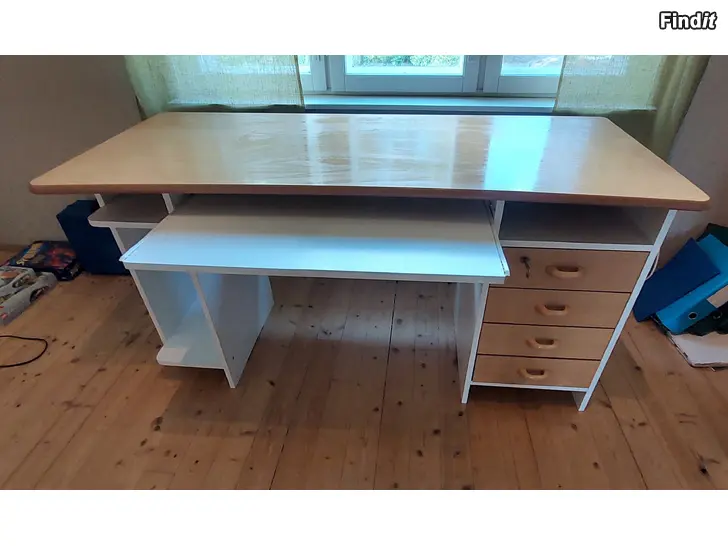Myydään Skrivbord