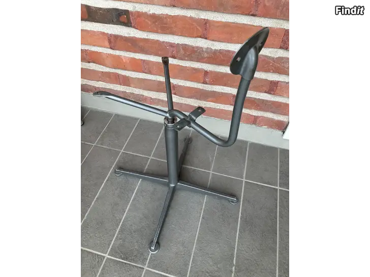 Annetaan Työtuolin Runko  Tehokaluste/Martela