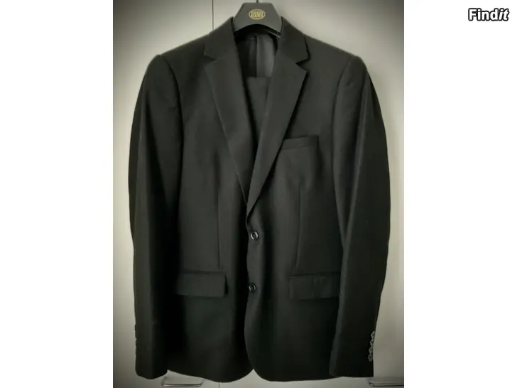 Myydään Miesten puku takki 50R slimfit ja housut 32-32