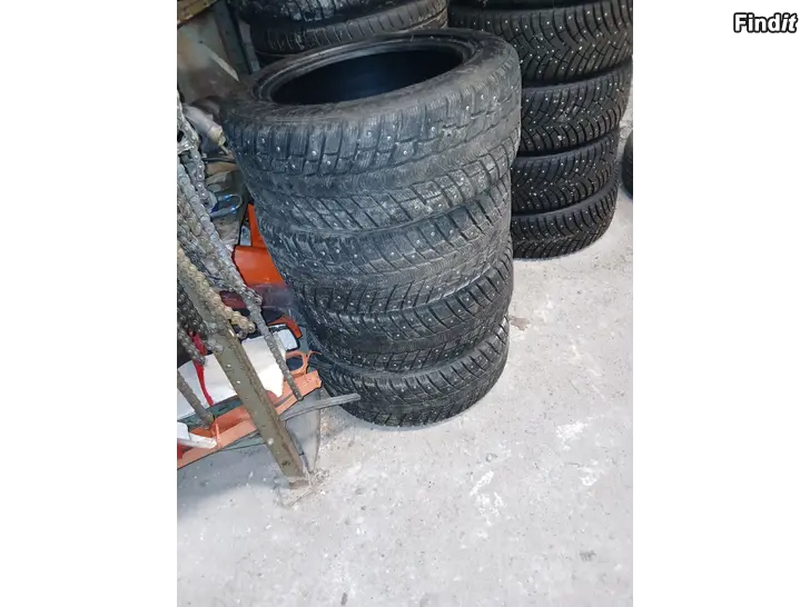 Säljes Michelin 215/55-16