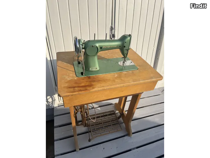 Myydään Vanha ompelukone Husqvarna