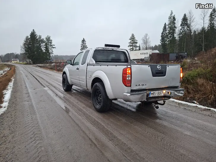 Säljes Nissan navara på huutokaupat