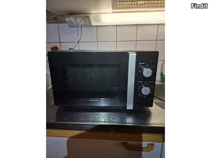 Säljes Kenwood mikroaaltouuni toimiva 700w