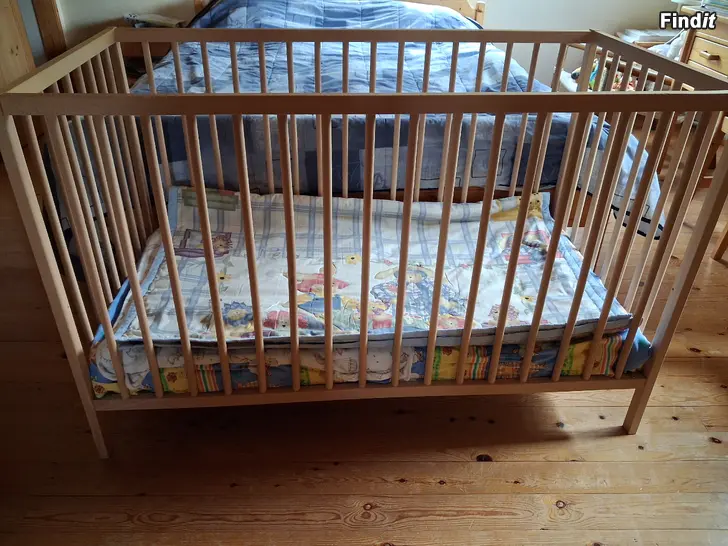 Säljes Babysäng spjälsäng Ikea
