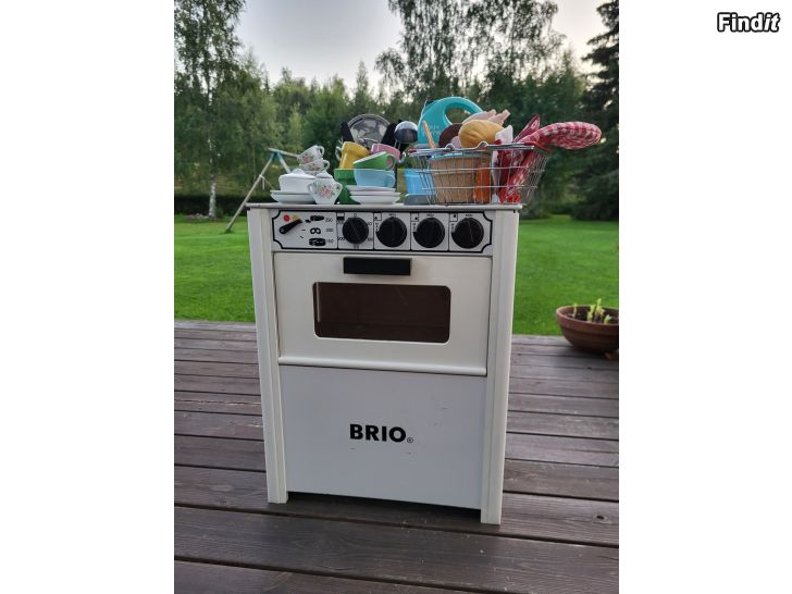Säljes Brio leksakskök + tillbehör