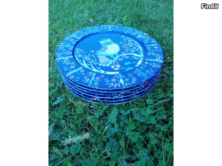 Säljes Iittala Taika tallrikar 30 cm