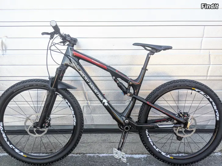 Säljes Carbon heldämpad MTB 26