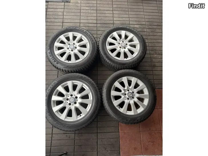Säljes 255/55R18 Mercedes