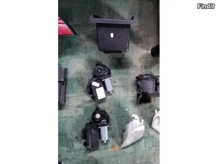 Myydään Lasinnostimen moottori takakonttiin laatikko Bosch abspumppu etuvilkkut