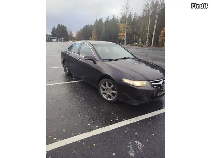 Myydään Honda accord