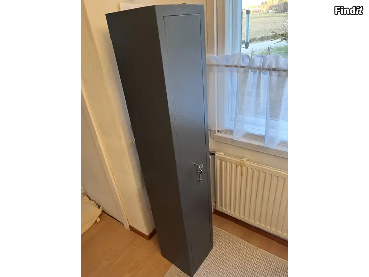 Myydään Uusi asekaappi