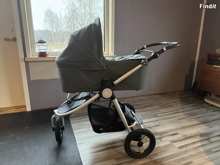 Säljes Bumbleride Indie Barnvagn med Liggdel