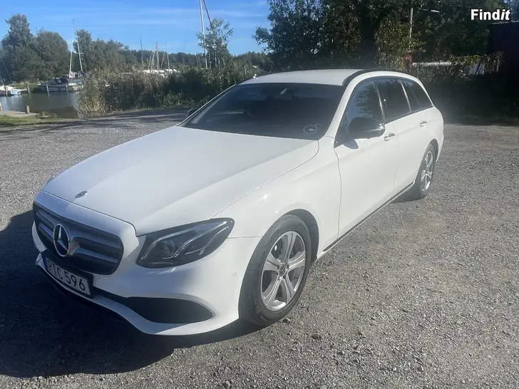 Säljes Mercedes e220 4matic ny bes