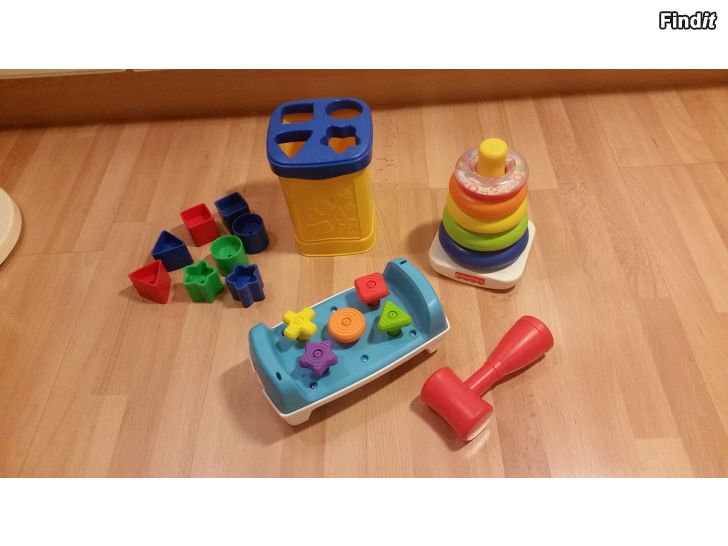 Myydään Fisher Price rengastorni hakka ja  palikkalaatikko