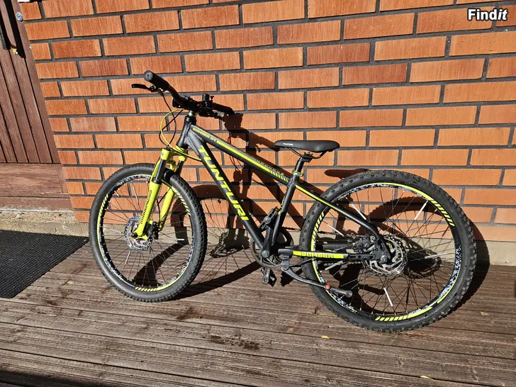 Säljes Bomber 24