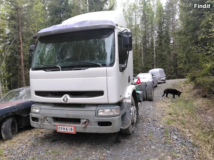 Myydään Renault Predium 250