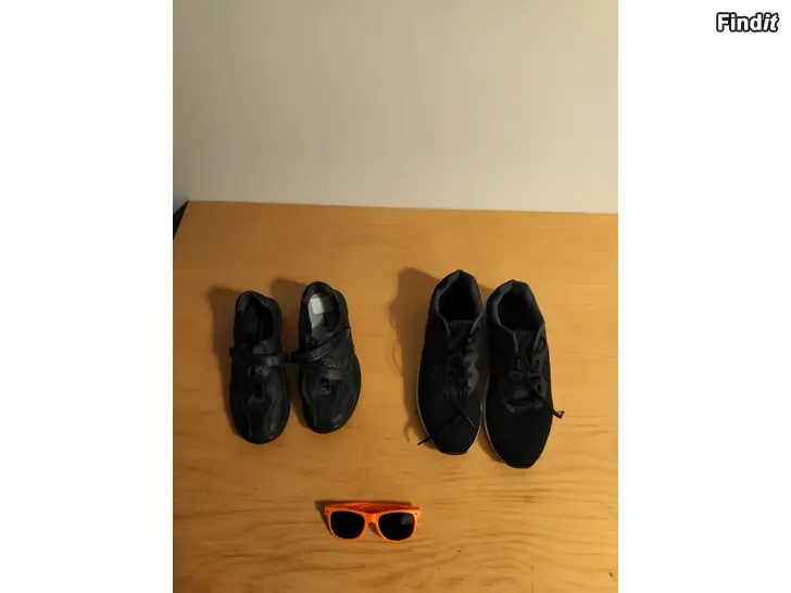 Myydään Kengät aurinkolasit