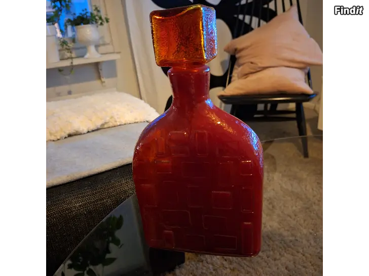 Säljes Vintage röd flaska