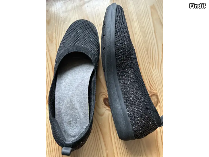 Myydään Clarks ballerinat
