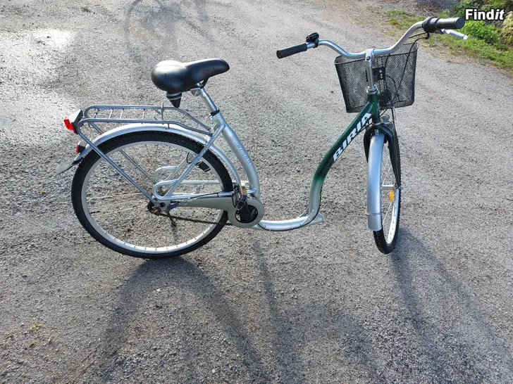 Säljes 3-växlad seniorcykel med låg ram
