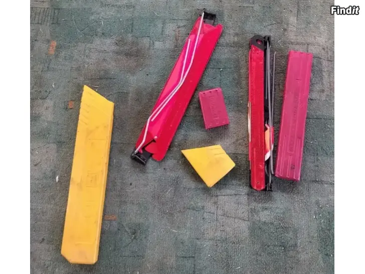 Myydään Varoituskolmio raidetangon sisä