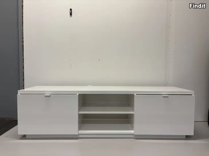 Myydään IKEA Byås TV-Taso
