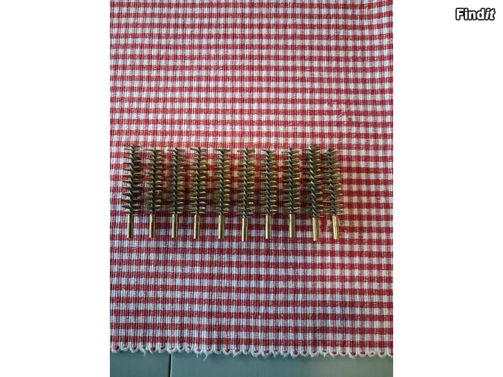 Myydään 20 Kaliiperisen haulikon messinkisiä puhdistusharjoja