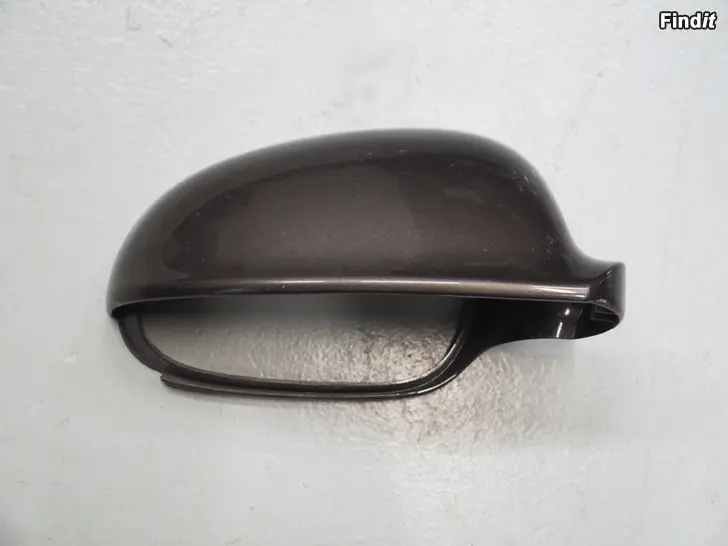 Säljes Volkswagen Golf V 03-09 sivupeilin kuori oikea Mirror Cover Right 1K0857538