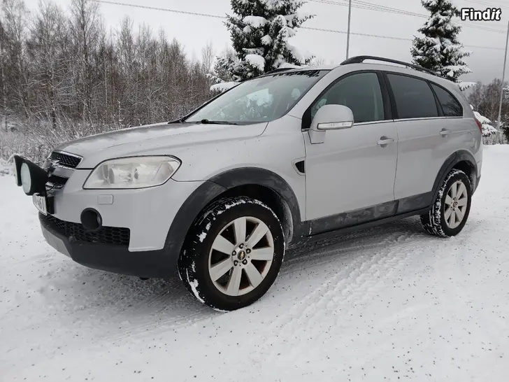 Säljes Hyväkuntoinen 4X4 Chevrolet Captiva 3,2 V6 bensa automaatti VAIHTO mahd. MÖNKIJÄÄN tai PAKUUN