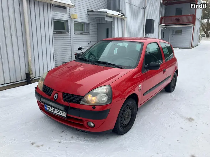 Säljes Nybesiktad RENAULT CLIO 1,1 -03