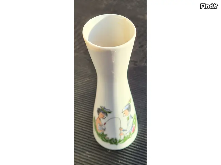 Säljes Rosenthal vas  1500/5   16,5 cm hög