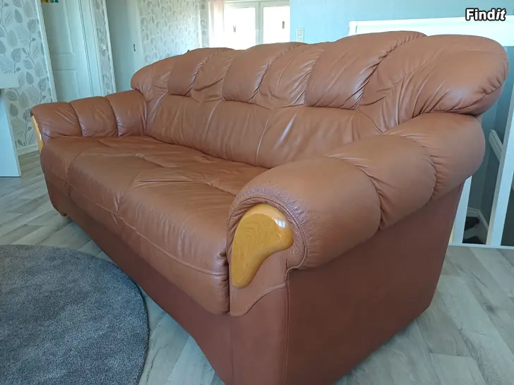 Myydään 2 soffor 3+2