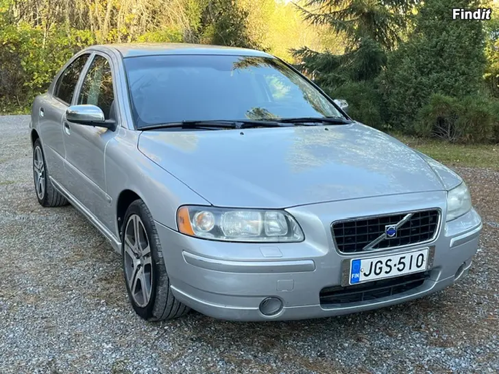 Myydään Volvo S60 2,4 Chromium Edition, bensiini, automaatti