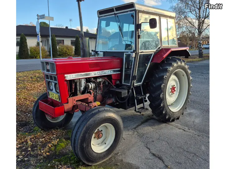 Säljes Traktor IH 584, årsm. 1981 i fint skick, under 2000 timmar Säljes Traktor IH 584, årsm. 1981 i fint skick, under 2000 timmar