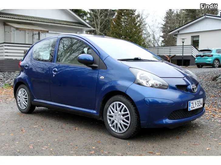 Myydään Siisti, juuri katsastettu ja huollettu viisiovinen Toyota Aygo 1.0