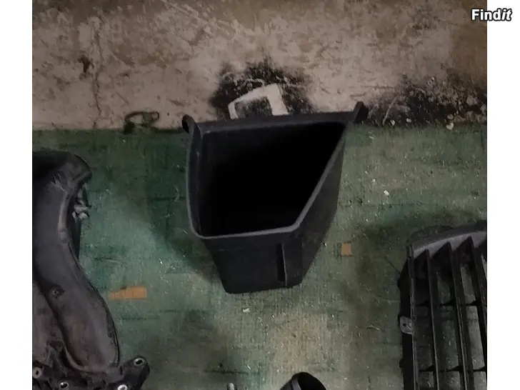 Myydään Takakonttiin laatikko