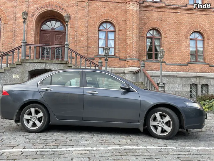 Myydään Honda Accord VTEC 2.0 2004 - Vaihdetaan