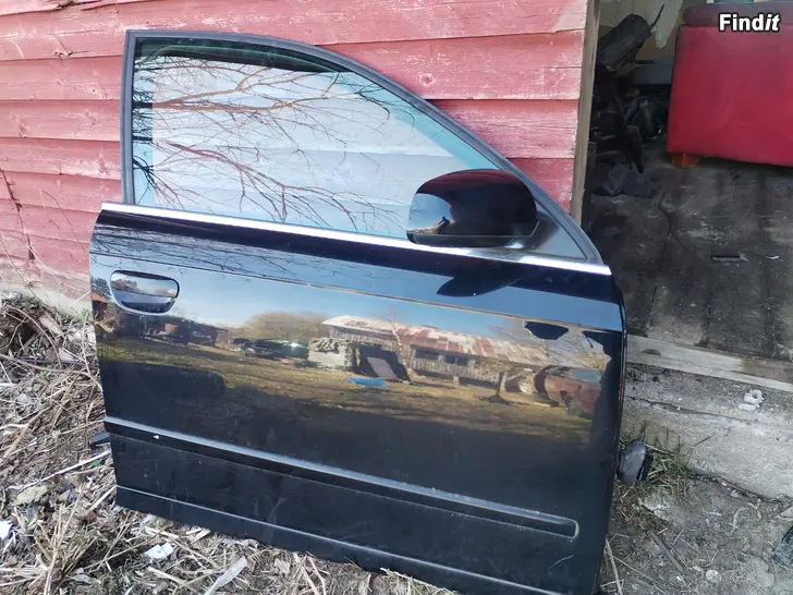 Myydään Audi A4 B7 etuovi oikea