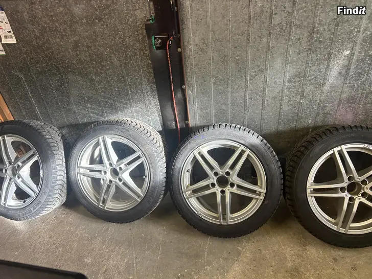 Säljes Vinterdäck 225/50 R17