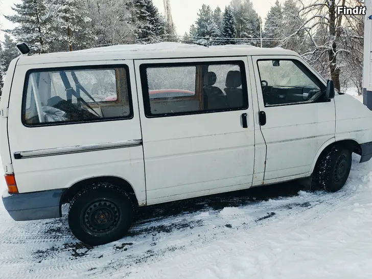 Myydään Vw transporter 2.5 bensa