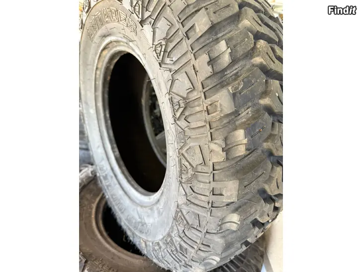 Säljes Terräng däck 31x10.50 - 15 Maastorenkaat