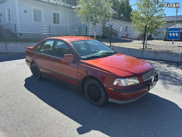 Myydään Volvo S40 VUODEN LEIMA