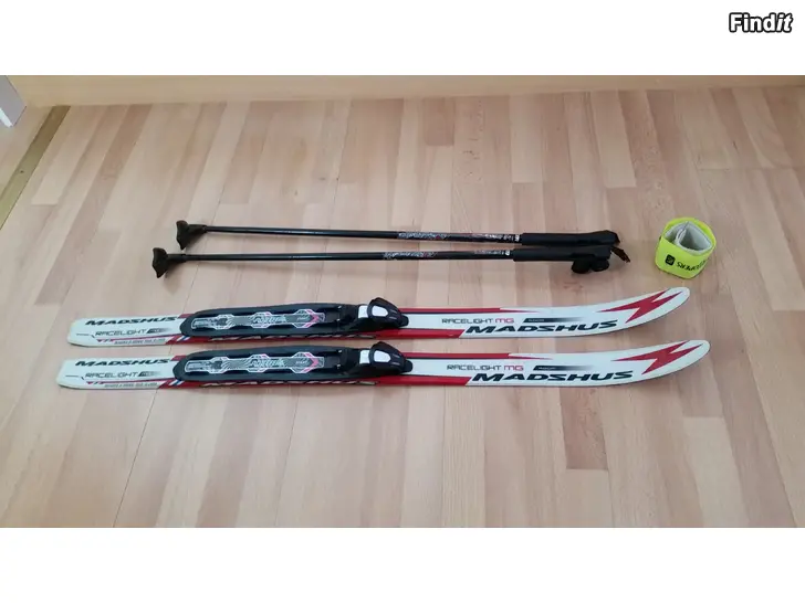 Myydään MADSHUS RACELIGHT mg 90cm sukset ja sauvat 70cm