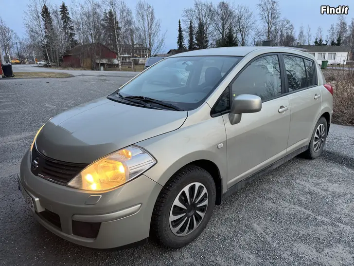 Säljes Nissan Tiida 99 000 km Säljes Nissan Tiida 99 000 km