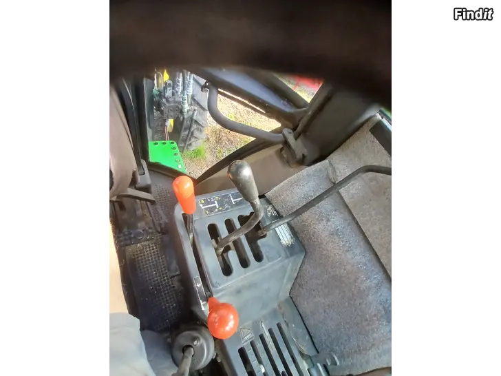 Säljes John deere 2650 4×4  me trimalastare