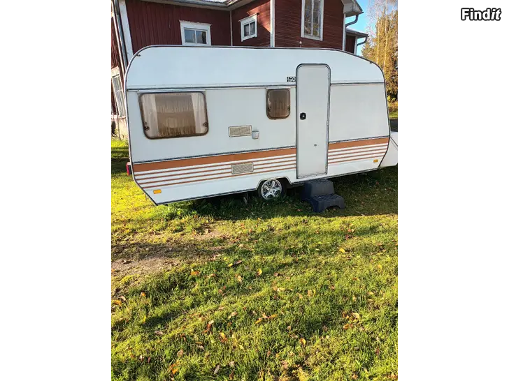 Myydään Smålandia 450 Asuntovaunu