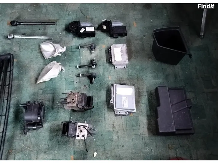 Myydään Takakonttiin laatikko raidetangon sisä raidetangon päät