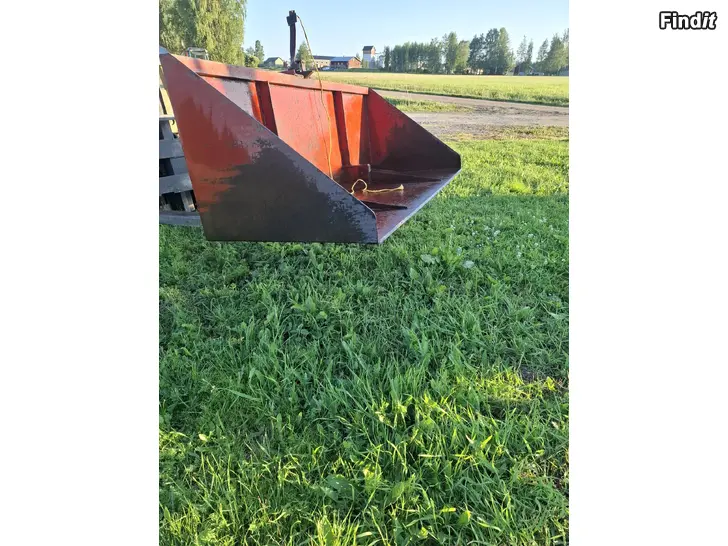 Myydään Takakauha traktoriin