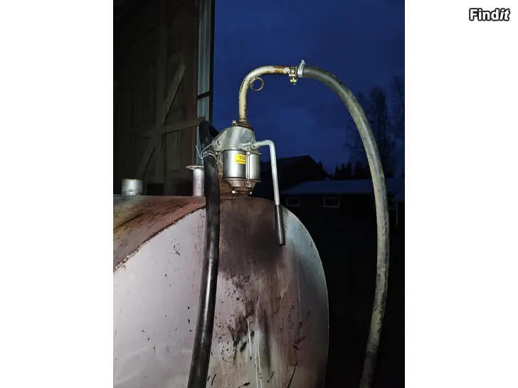 Myydään Polttoaine säiliö